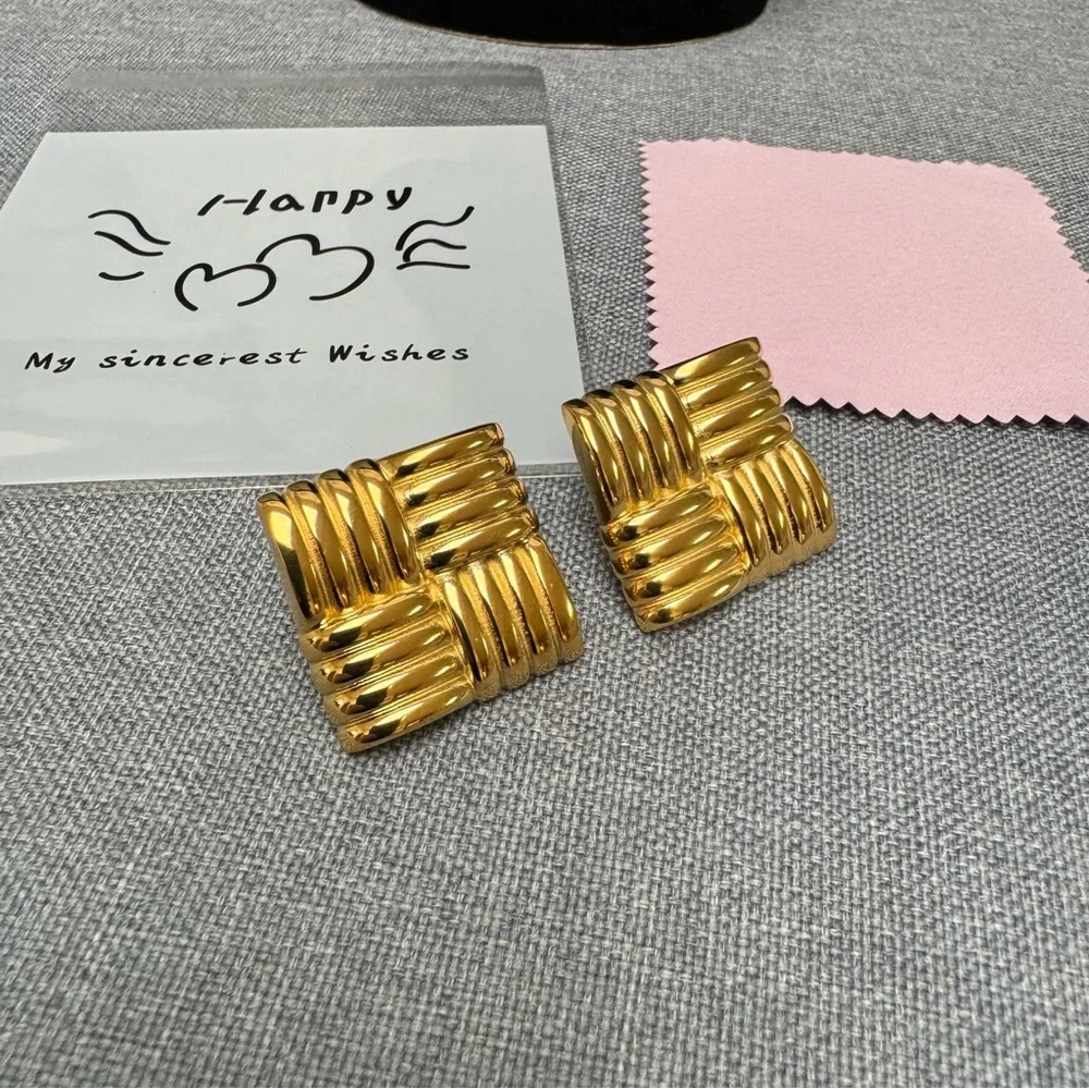 GOODREVIEWS ⭐️⭐️⭐️⭐️⭐️ Vintage Stella Gold Earrings |StainlessSteel 18K - Picture 4 of 17